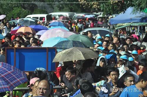 国庆长假第三天，新乡南太行客流持续火爆