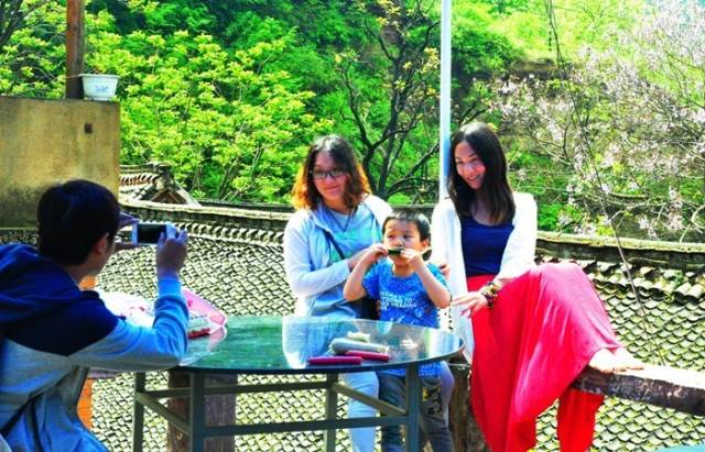 空谷幽兰处 独寻一片静