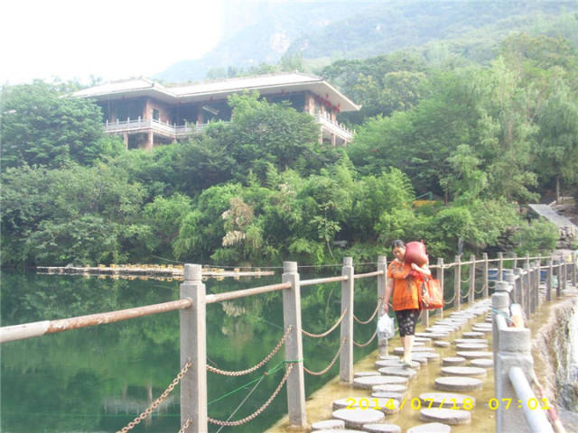 夏日八里沟风景美如画