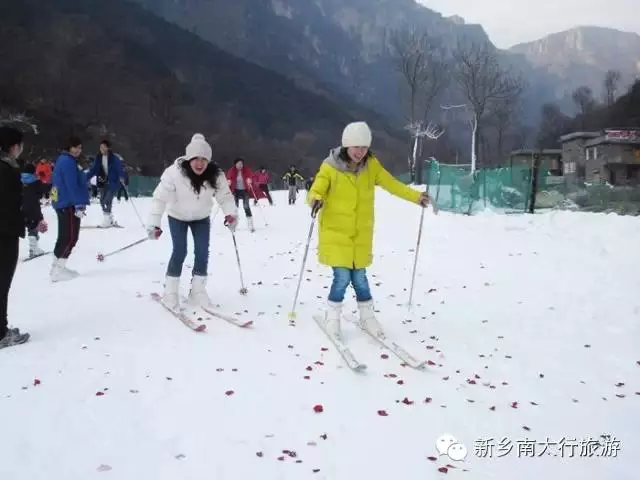 《朝闻天下》中的万仙山郭亮滑雪场