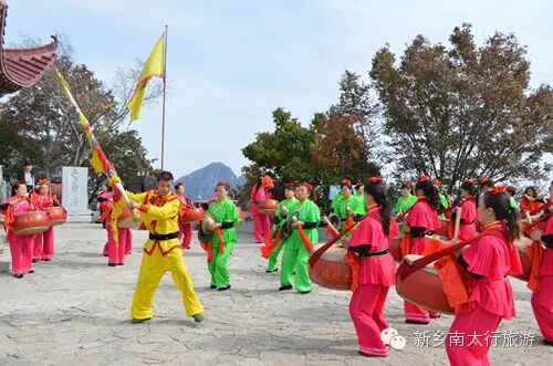 天界山铁顶，无限风光在顶峰