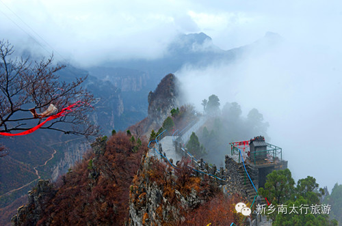 天界山铁顶，无限风光在顶峰
