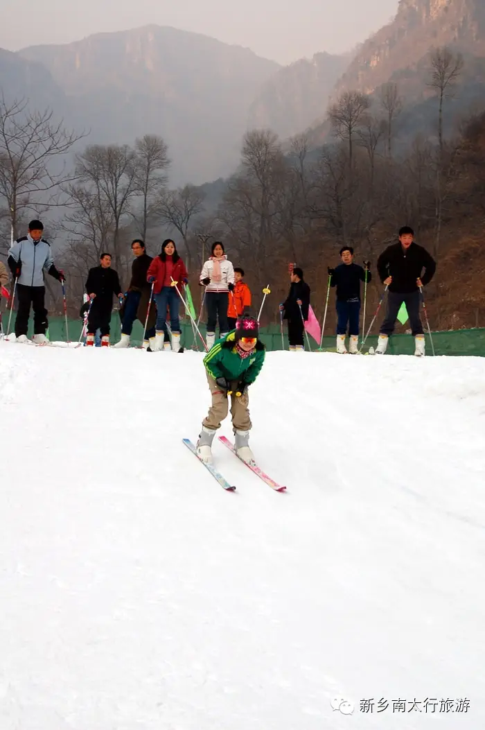 喜讯！万仙山滑雪场周末开园，电话预约免费滑！