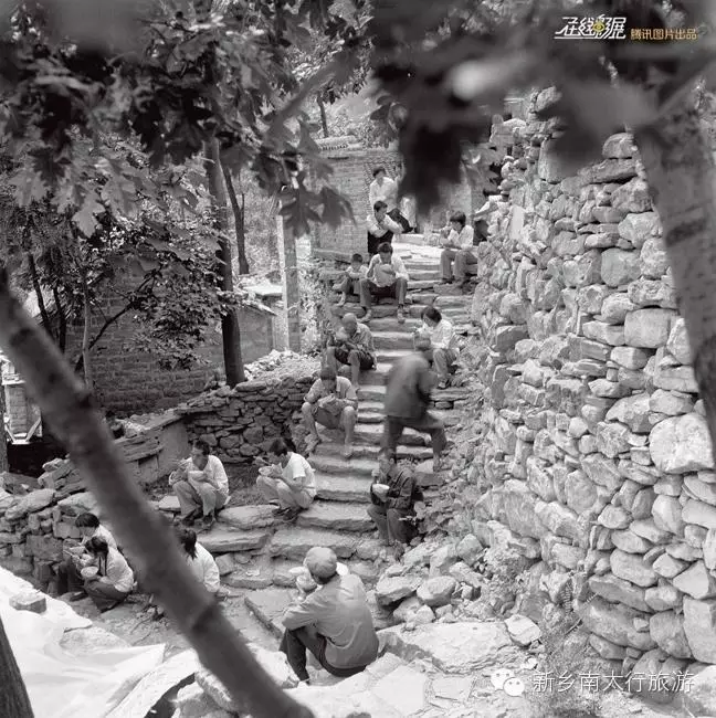 在那遥远的小山村