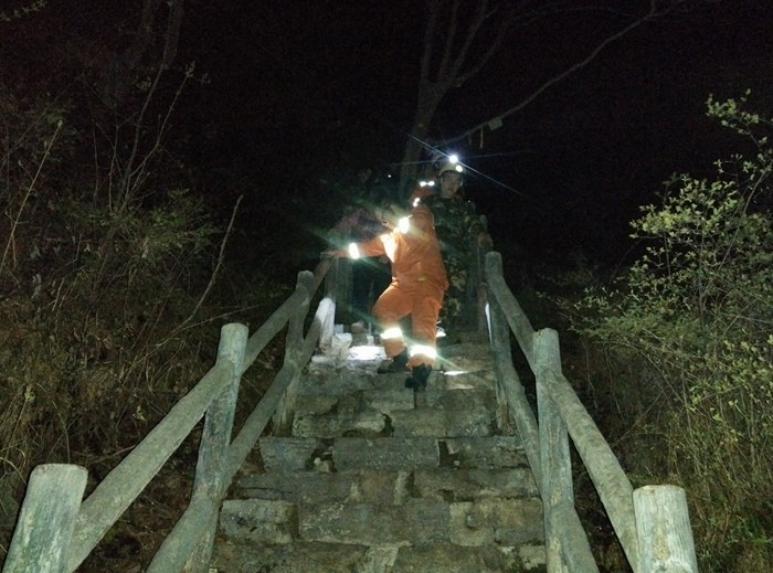 九莲山，寒冷的夜，暖暖的心！