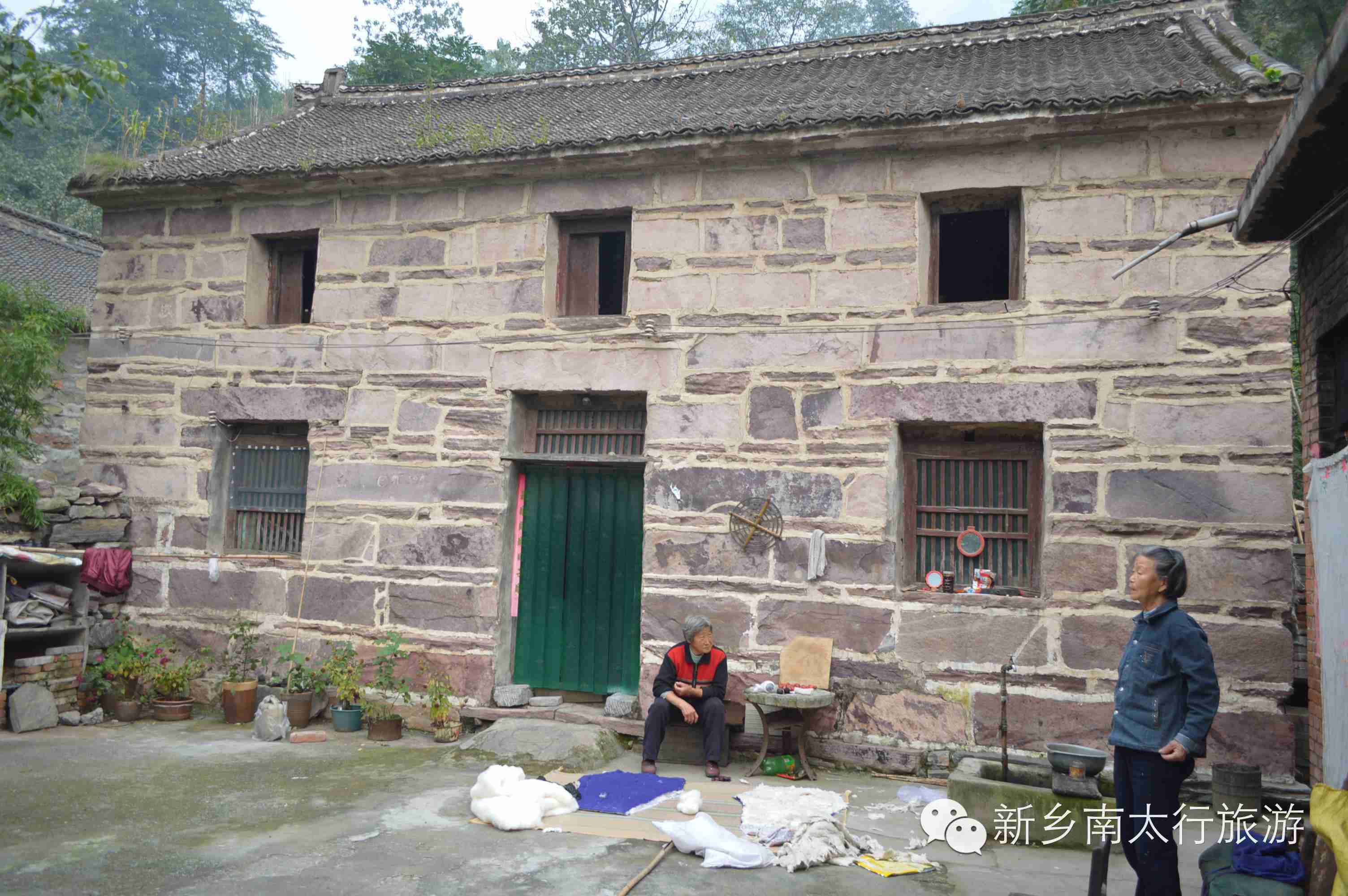 天界山民俗风情—古村石屋