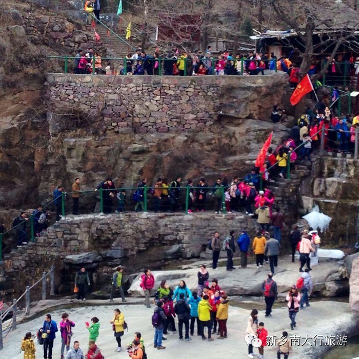 人潮涌动南太行 冰挂祈福喜洋洋