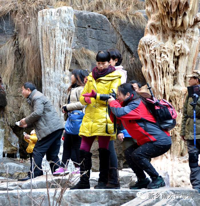 人潮涌动南太行 冰挂祈福喜洋洋