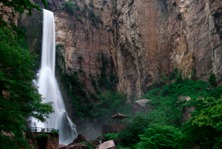 顾盼生香 绝美仙境九莲山