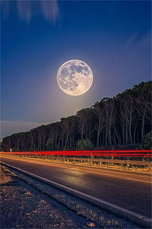 十堰吉诚把世上最美的月亮,月下绝美的风景送与你!