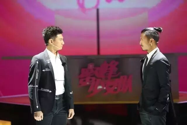 【大润发胶州阜安店】吴奇隆谢霆锋“持枪暗战” 3月12日...