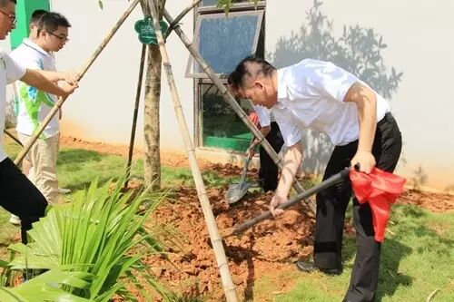 喜讯丨鸿利智汇集团加码LED主业，子公司江西鸿利光电第一期正式投产！