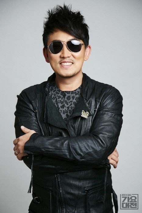 【李承哲】29日SBS歌谣大战中与偶像组合Vocal成员展现...