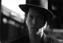 بىرسىن|Mark Ronson___Uptown Funk
