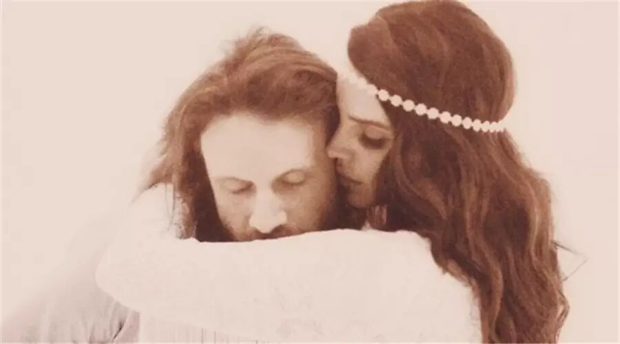 当火焰燃成湛蓝,Lana Del Rey新单《Freak》微电影首播