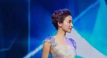 她,被骂丑小鸭,不愿做第二个谢娜!如今成为干掉半个娱...