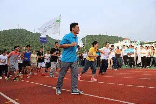 三亚学院升三亚大学_三亚学院是几本_明星学院喂本少是女生