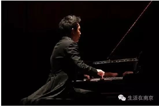7月,李云迪,张杰,陈绮贞齐聚南京城