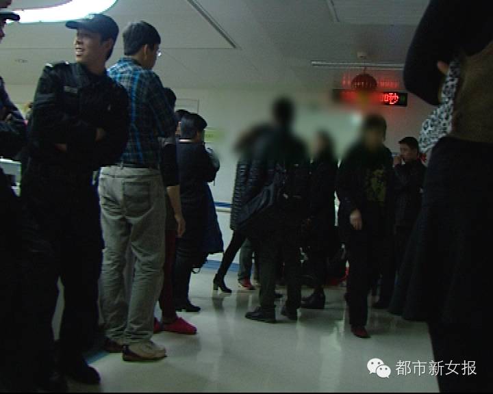 【新闻串联】消防员被困高楼瞬间被烧成火人! 80后90后再被坑 晚婚假17天变3天 产假减少一个月!-怀孕期