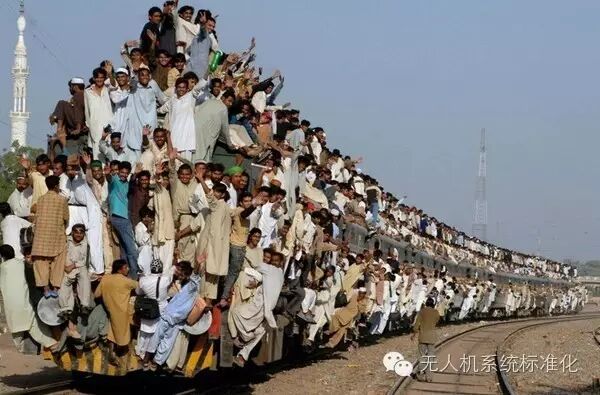 2016警博會(huì)上的無(wú)人機(jī)(上) 