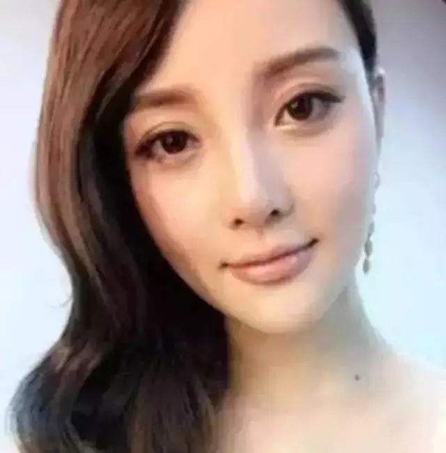 杨幂刘亦菲李小璐 十位性感女星身体最丑部位是什么?