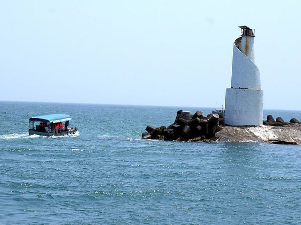 【海棠湾免税购物中心】 建筑面积12万平方米,全球最大的单体免税店