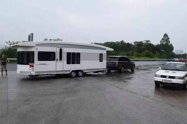 速腾房车丰田坦途皮卡越野房车_福特房车f550高级总统房车_半挂房车