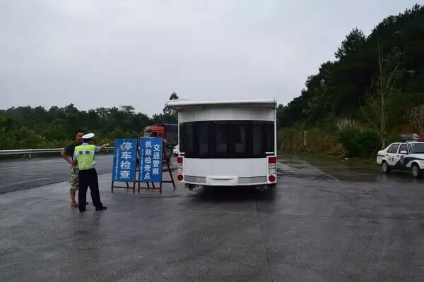 速腾房车丰田坦途皮卡越野房车_半挂房车_福特房车f550高级总统房车