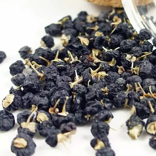 改善睡眠、消除黑眼圈就喝黑枸杞