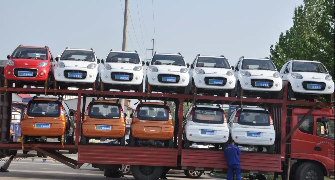 躍迪電動(dòng)汽車T70發(fā)車平泉縣