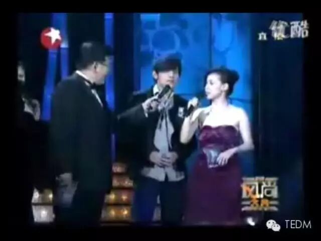 周杰伦不给曾宝仪面子!拒说韩语答谢韩国歌迷:不要崇洋...