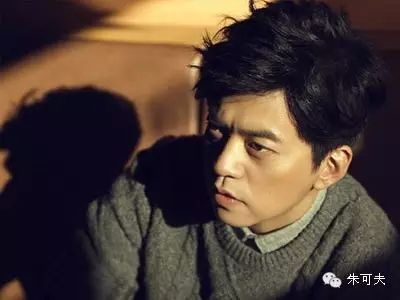 来听李健的《美若黎明》