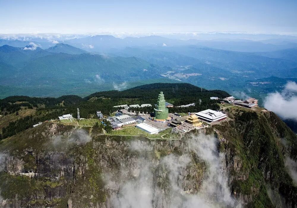 金頂那么美，我想“飛”上去看看 