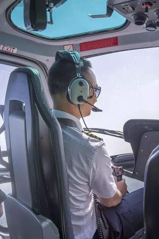 金頂那么美，我想“飛”上去看看 