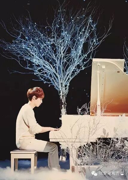 张艺兴丨with every broken bone ,i swear i lived
