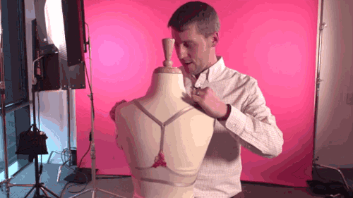 新闻晨报 | 测试|这群男人接受了史上最难