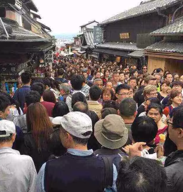 清明期間中國游客擠爆日本京都清水寺景區(組圖)