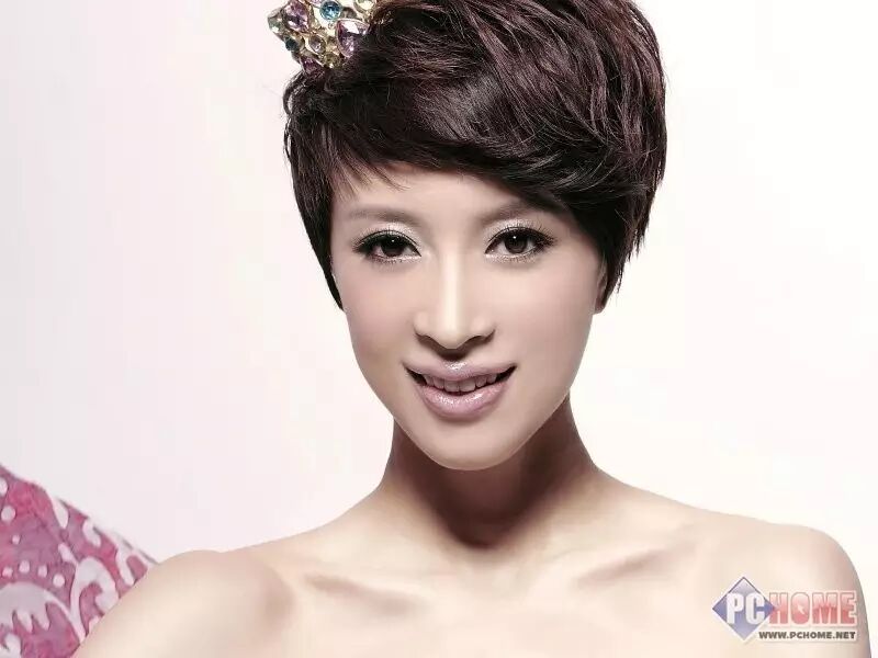 她是过气西游记小妖精,没范冰冰丰满妩媚,却嫁娱乐大亨...