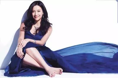 手撕范冰冰,车震成龙,被赵薇仰望,她才是中国最有范的...