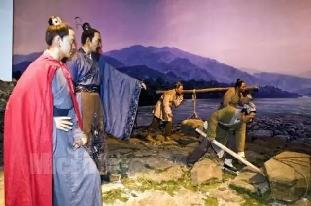 李冰父子_李冰父子_李冰父子修建都江堰的故事