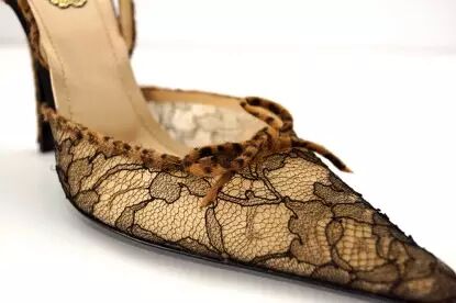 
���У�ȫ��ʮ���ݳ�Ʒ�Ƹ߸�Ь���а�
