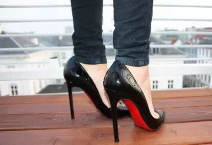 
���У�ȫ��ʮ���ݳ�Ʒ�Ƹ߸�Ь���а�
