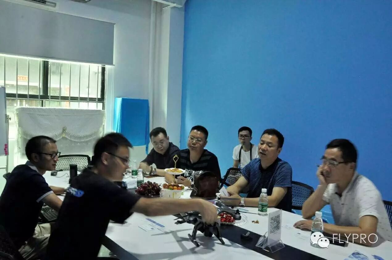 深圳航空航天產(chǎn)業(yè)協(xié)會領(lǐng)導(dǎo)一行蒞臨FLYPRO飛豹無人機公司