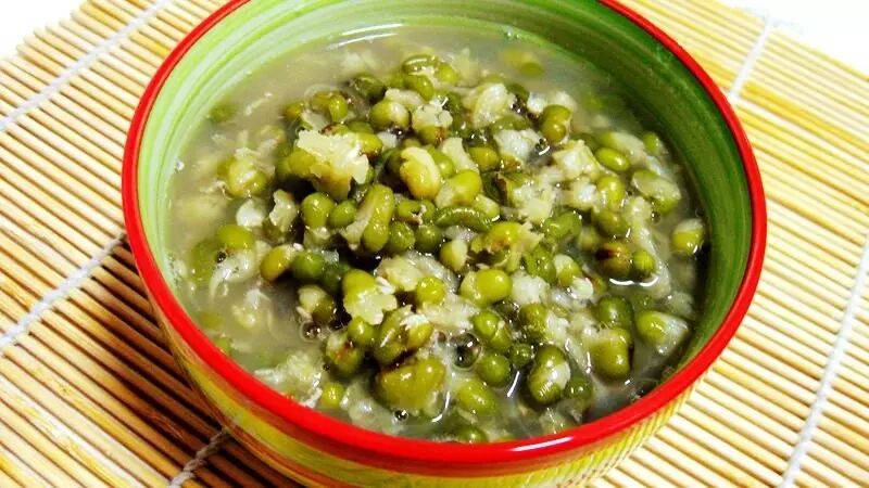 高温难耐,请干了这碗绿豆汤