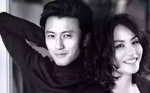 曝王菲答应婚事 揭秘谢霆锋当初抛弃王菲内幕
