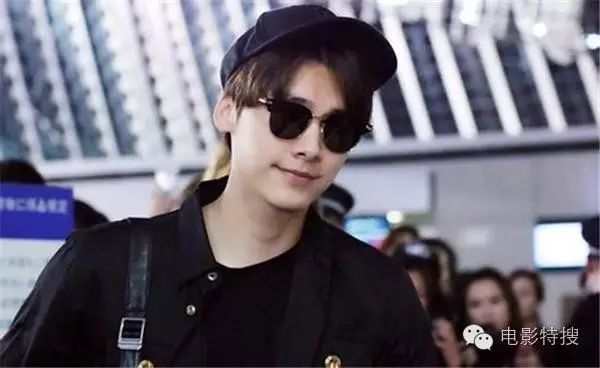 李易峰竟然是谢娜的师弟,他也是夹在谢娜和张杰之间的男...