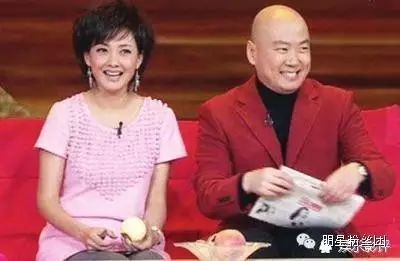 他和牛莉是最佳搭档,多次上春晚,演技很棒,刘涛都给他...