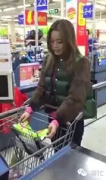 超市偶遇容祖儿!员工拿出内部打折卡~明星待遇不一样啊