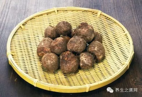 香蕉最好不要与八种食物一起吃，看完才知道！