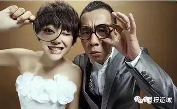 【秀恩爱】陈小春为了她,不顾兄弟的调侃,改歌词致敬应...